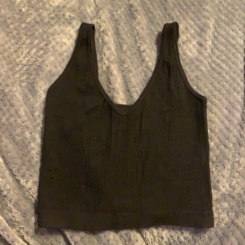 Black stretchy crop top